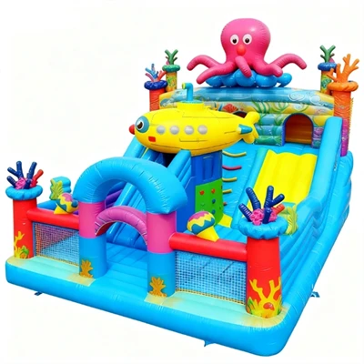 Parc infantil inflable a l'aire lliure per a nens